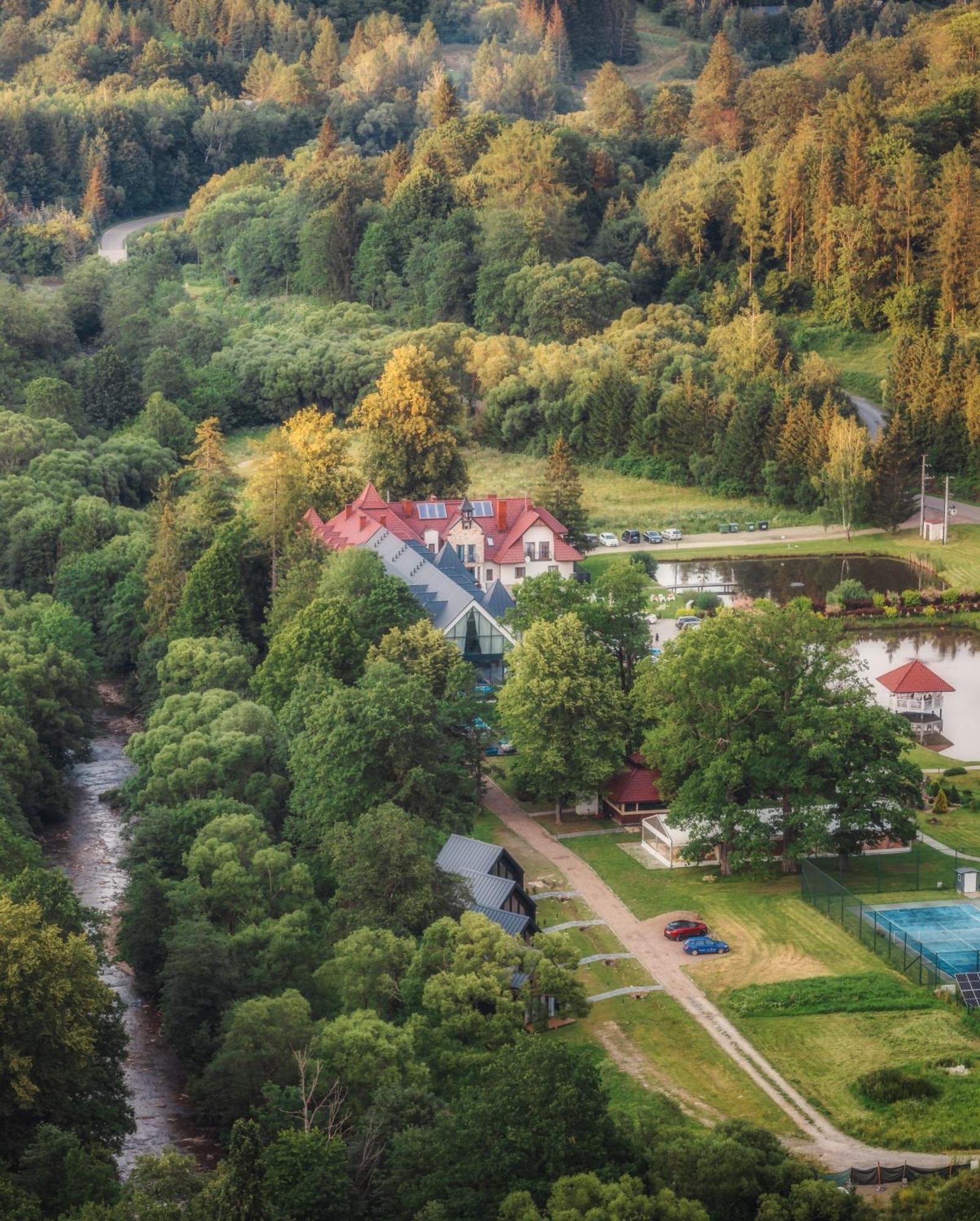 Carynska Resort & Spa Lutowiska Εξωτερικό φωτογραφία